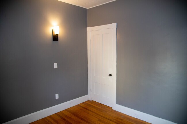 Building Photo - 95 Bradford Ave