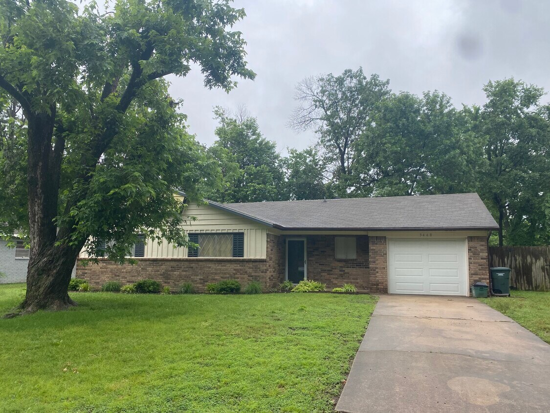 Foto principal - 3448 N Northwood Ave