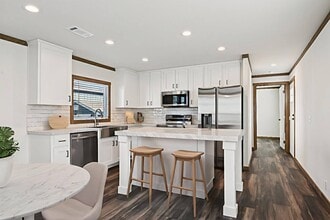 Building Photo - 1609 Swallowtail Dr