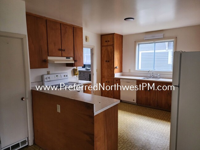 Foto del edificio - Large vintage home in Jefferson Westside N...
