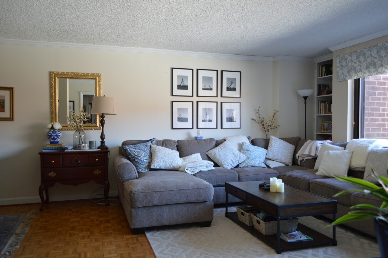 Foto principal - 1077 30th St NW