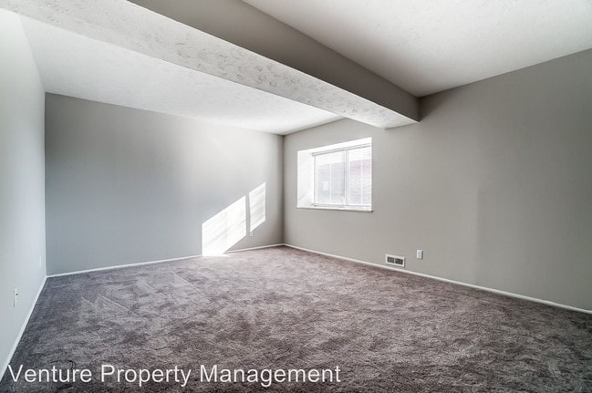 Building Photo - 4 br, 2 bath Apartment - 1740 Bising Ave