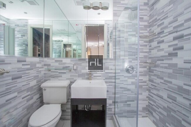 Foto del edificio - AMAZING 1 BR APARTMENT! WON’T LAST!! NO BR...