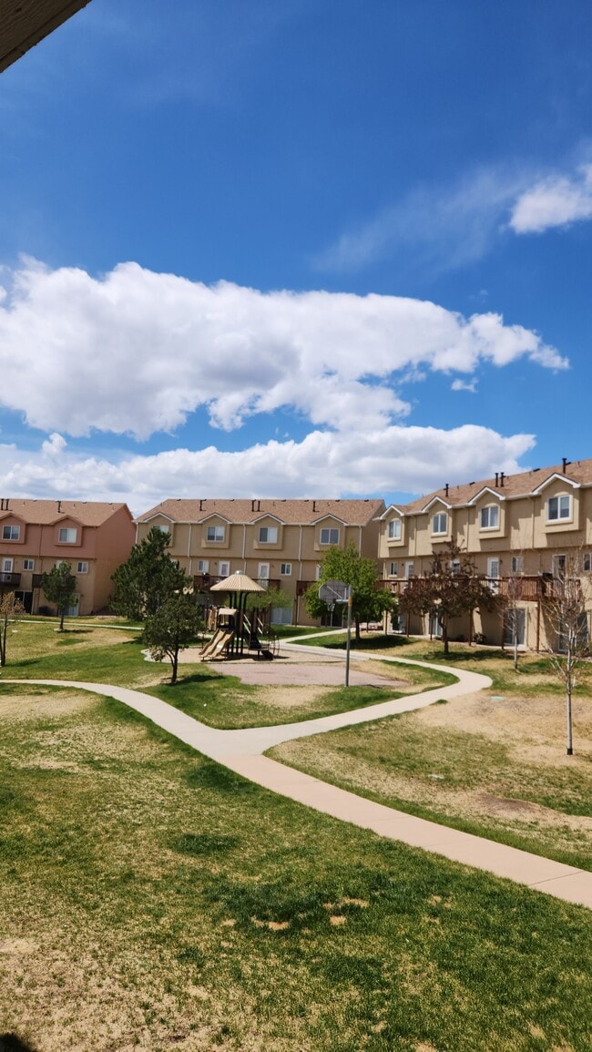 Main courtyard - 7944 Antelope Valley Pt