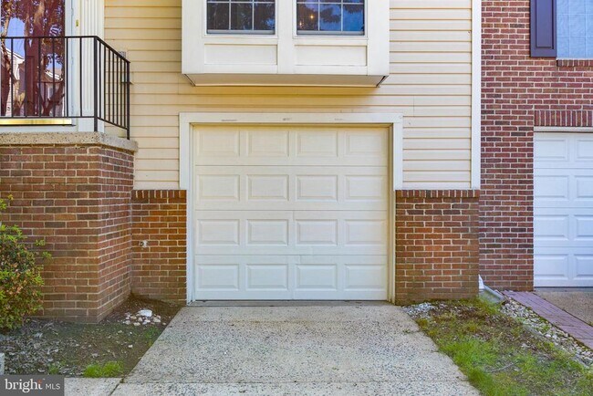 Building Photo - 6517 Insignia Ct