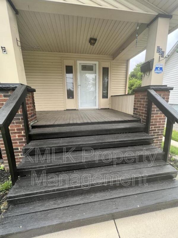 Building Photo - 539 5th St