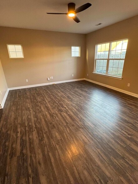 Foto del edificio - 224 Old Woolen Mill Ln