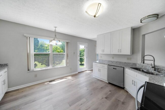 Building Photo - 1536 Aniko Ave