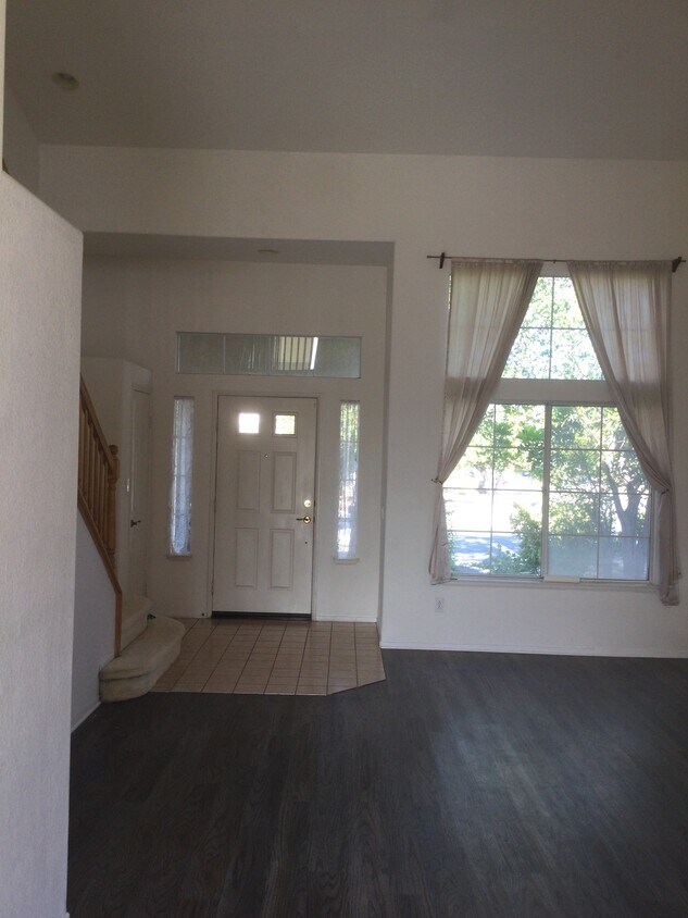 Foto principal - 12108 Mannix Rd