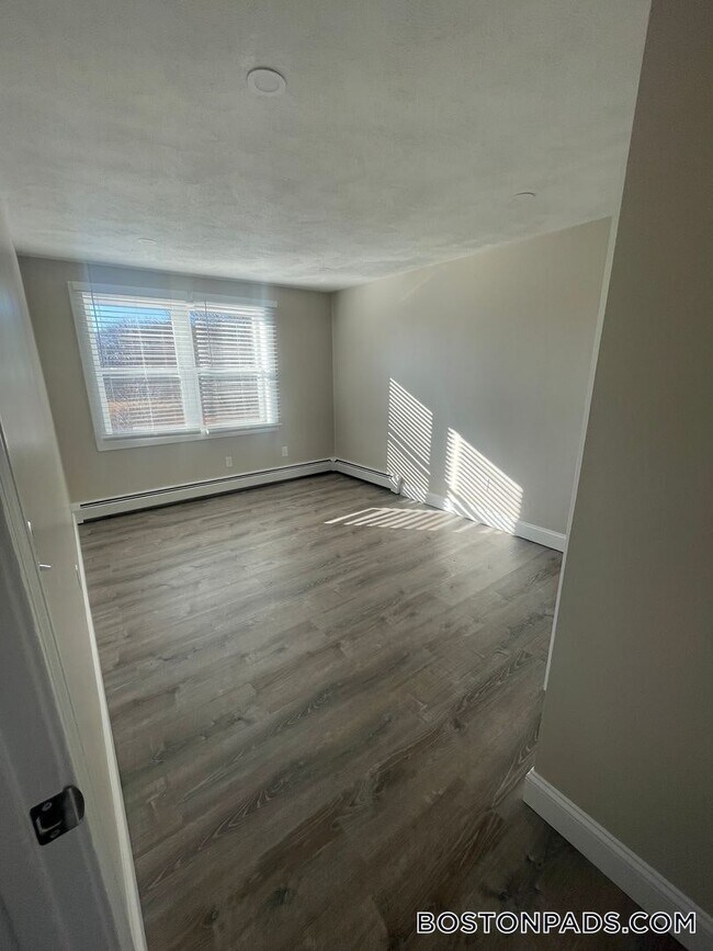 Photo - 27 Kenmar Dr Apartment