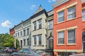 Building Photo - 321 Elm St NW