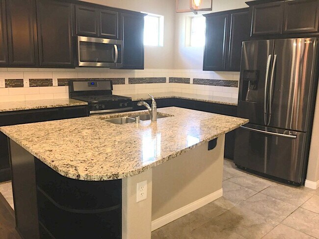 Foto del edificio - Sparks 3 Bedroom, 3 Bath Single Story - Ne...