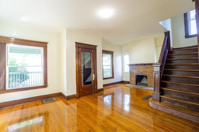 Building Photo - 963 Lancaster Ave