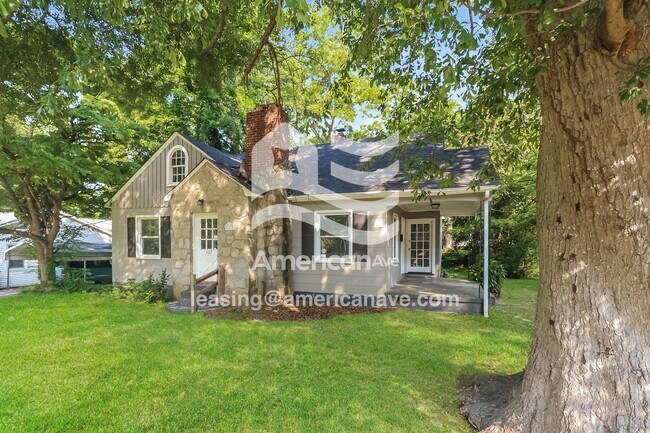 Building Photo - 207 Hampton Ave