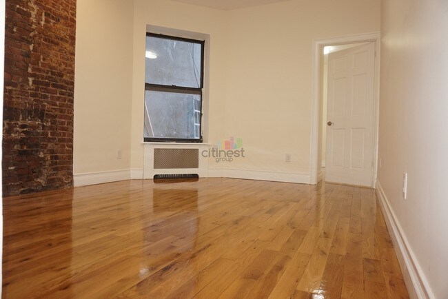 Building Photo - 807 Bergen St