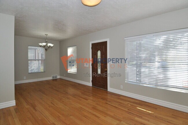 Foto del edificio - 1577 Glen Arbor St