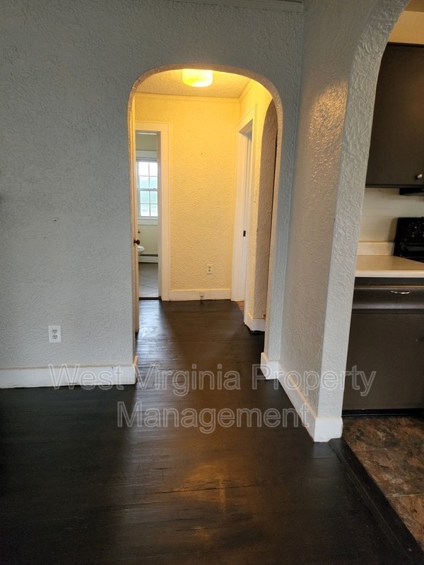 Building Photo - 203 Summers St