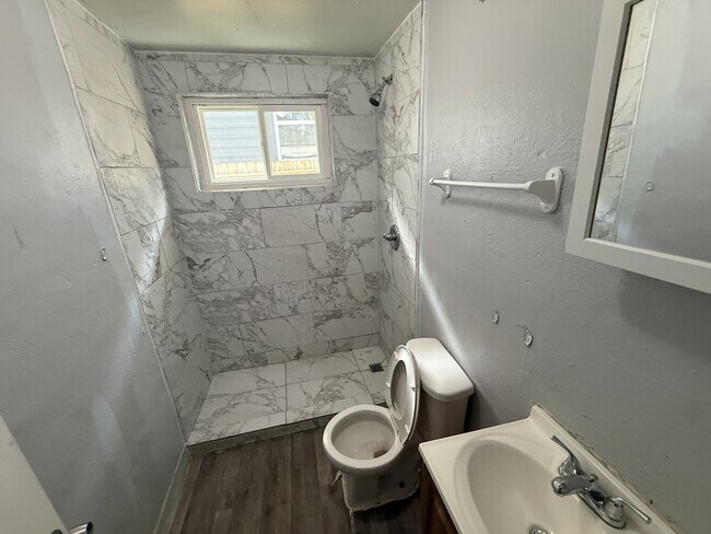 Foto del edificio - 1296 Preston St