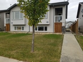 Building Photo - 9031 Lakeland Dr