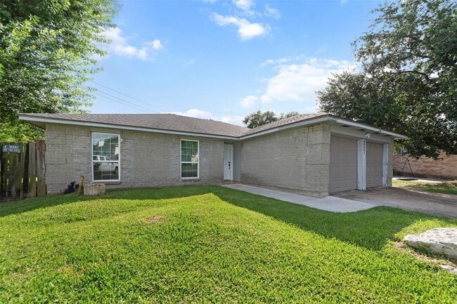 Building Photo - 5231 Wickview Ln