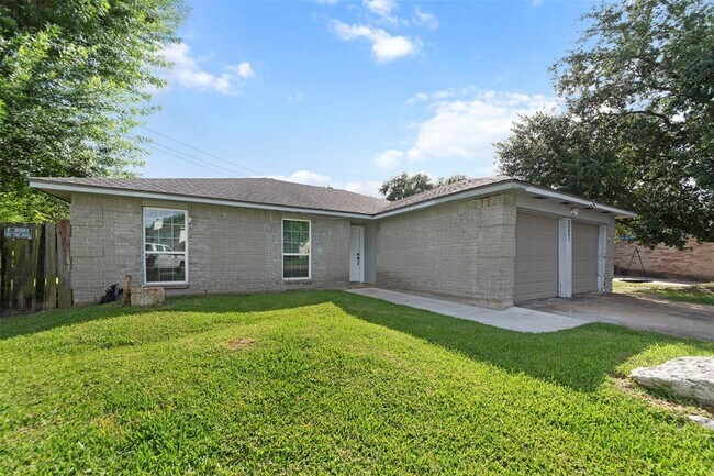 Foto del edificio - 5231 Wickview Ln