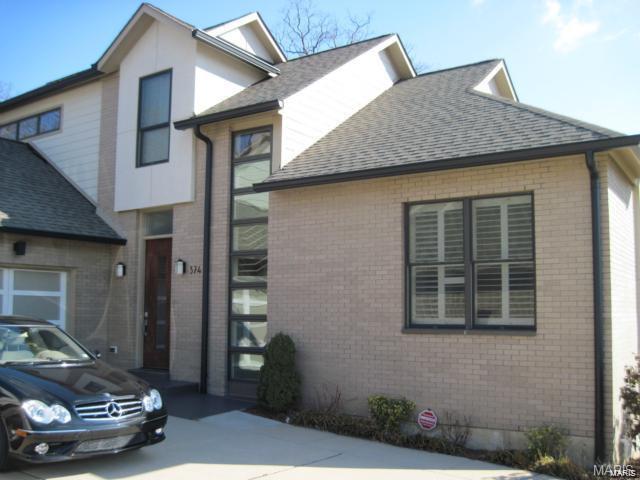 Primary Photo - 374 Champion Way Dr