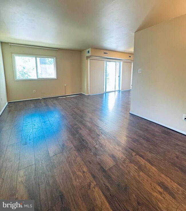 Foto del edificio - 8000 Chanute Pl