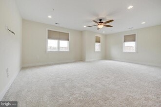 Building Photo - 620 McKenzie Ave