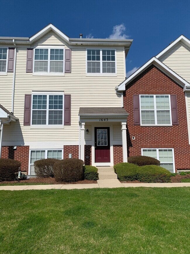 Building Photo - 1643 W Turtle Creek Ln