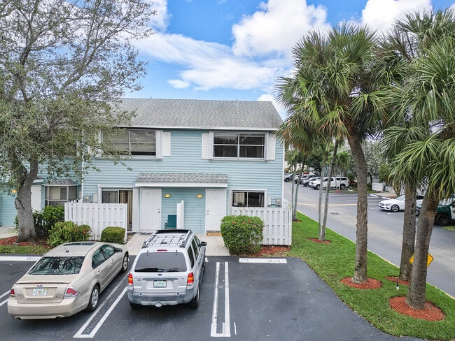 Foto del edificio - 2757 NE 15th St