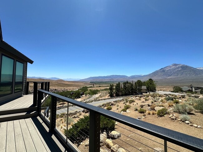 Building Photo - Paradise is the location of this home and ...