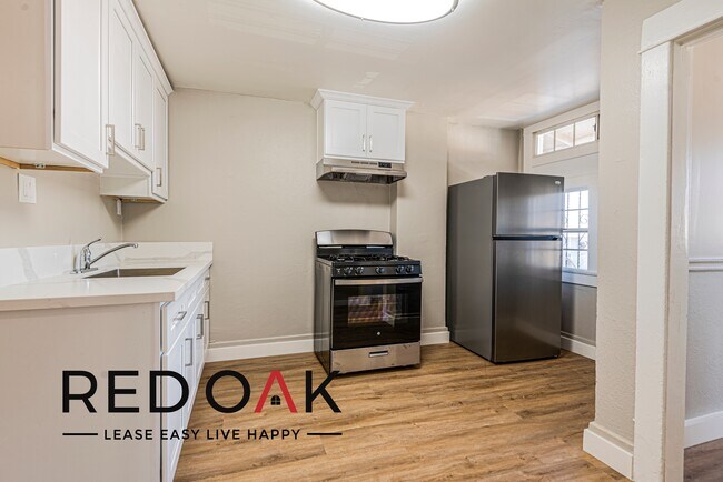 Foto del edificio - Cozy, Sun-Drenched Three Bedroom with Larg...