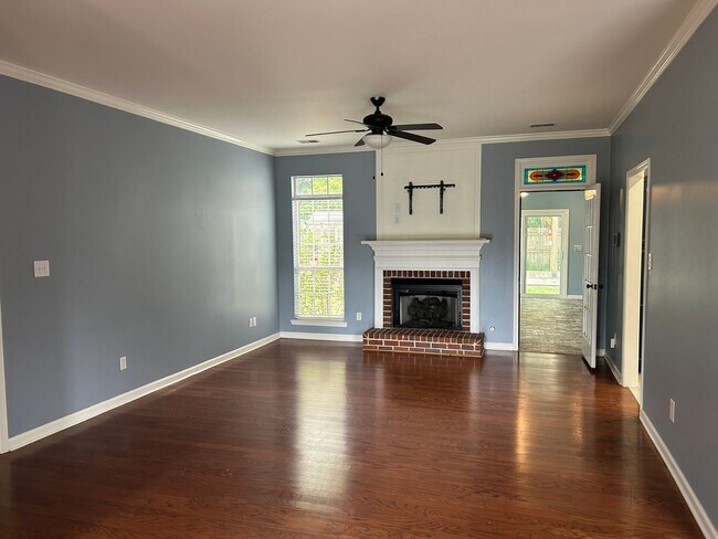 Building Photo - 236 Chadwick Ln