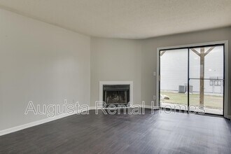 Building Photo - 2814 Thomas Ln