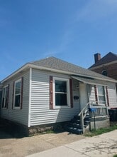 Building Photo - 393 Pine Ave