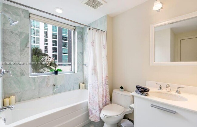 Foto del edificio - 1050 Brickell Ave