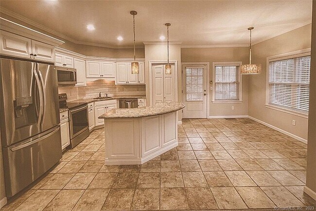 Building Photo - 38 Canfield Dr