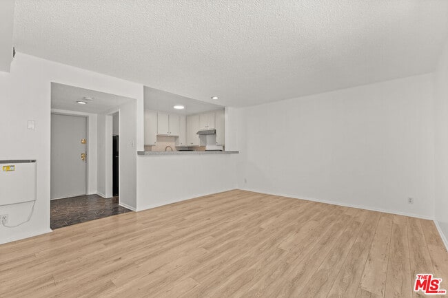 Foto del edificio - 8148 Redlands St