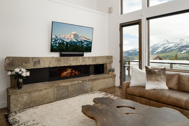 Building Photo - 6 Silver Peaks Dr