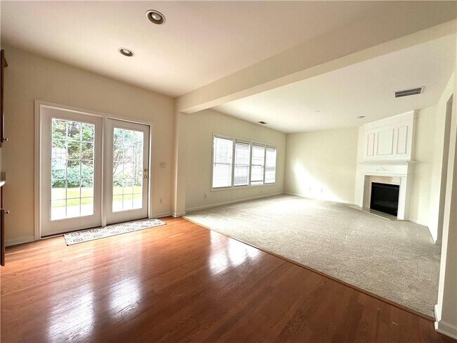 Foto del edificio - 5876 Rue Villa Ln