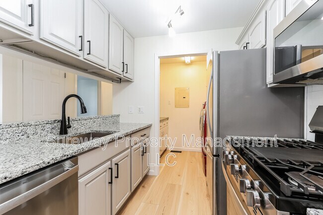 Foto del edificio - 1005 Woodhollow Dr