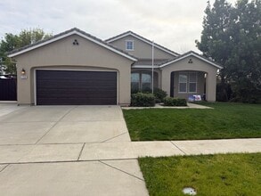 Building Photo - 1128 Lost Trail Dr