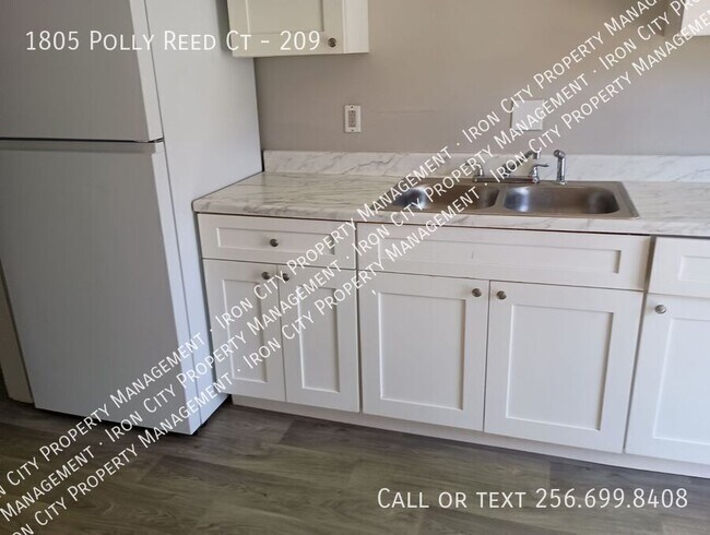 Foto del edificio - 1805 Polly Reed Ct