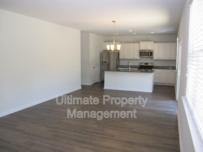 Foto del edificio - 8164 E Highcroft Dr NE