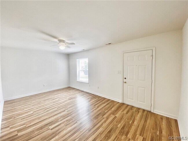 Foto del edificio - 3530 E Richmond Rd