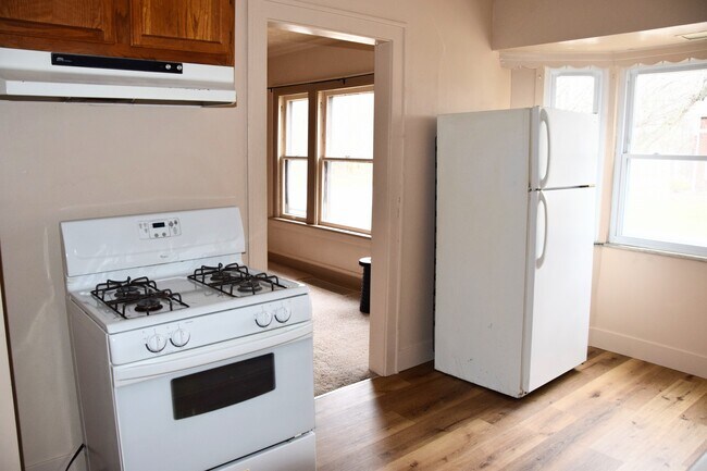 Building Photo - 10720 Edgepark Dr