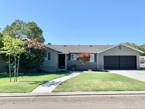 Building Photo - 2420 El Camino Dr