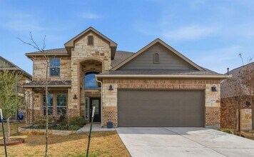 Building Photo - 209 Zamora Xing