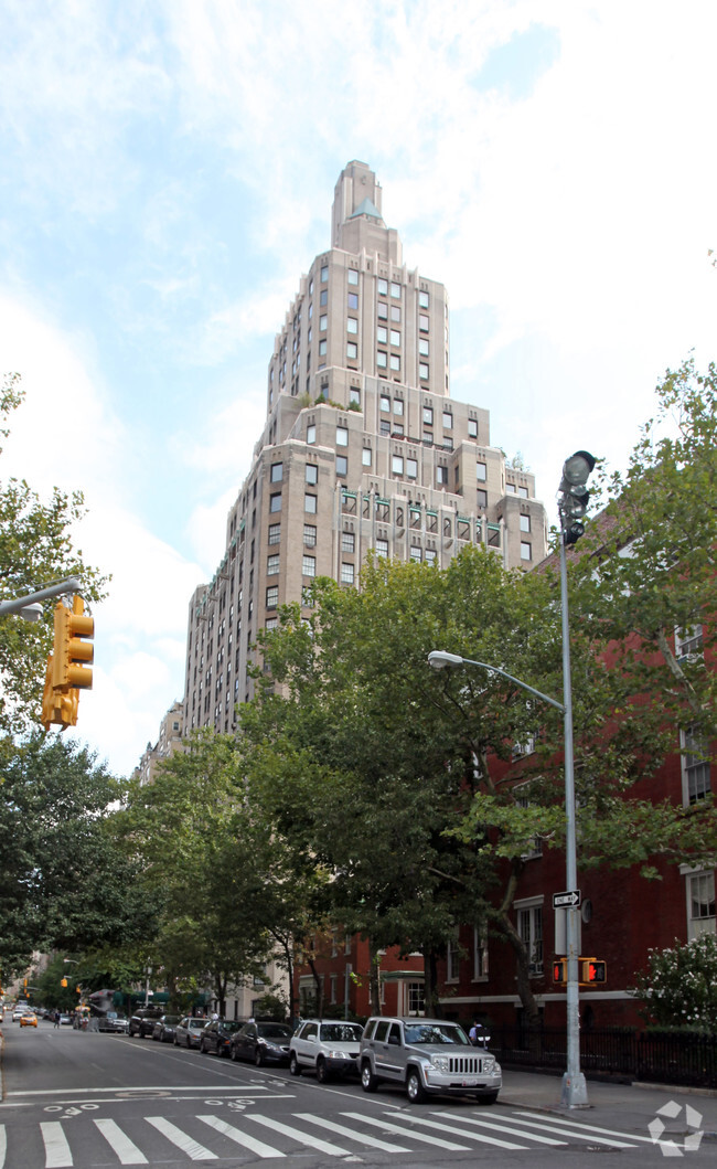 Building Photo - One Fifth Avenue