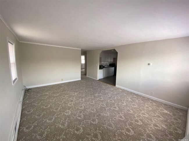 Building Photo - 655 W Park Ave